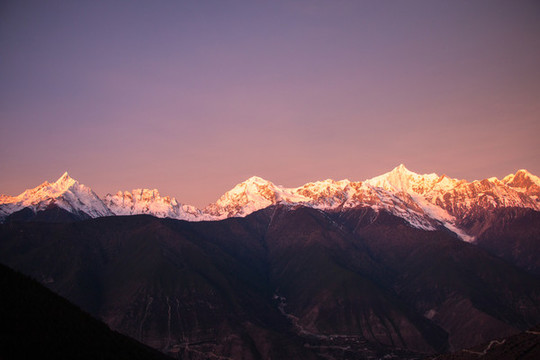 德欽飛來寺梅里雪山