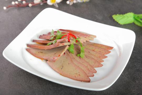 養(yǎng)眼羊肝