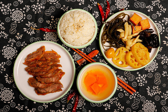 鹵肉套餐