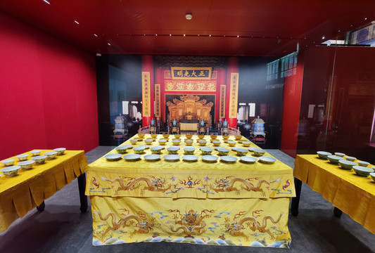 皇家萬壽用瓷器展示