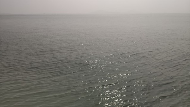上午湖面