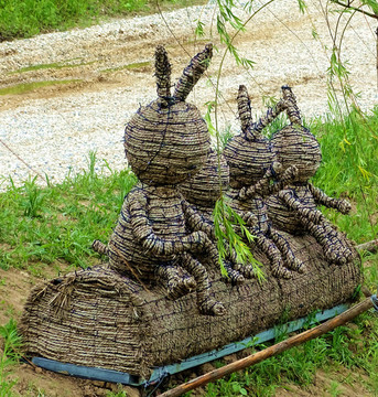 草編兔子