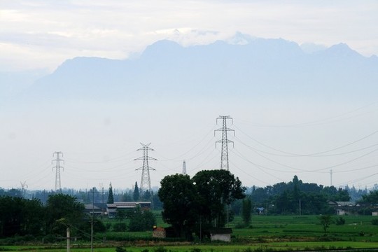 遠(yuǎn)山