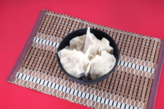 中國傳統(tǒng)節(jié)日的餃子