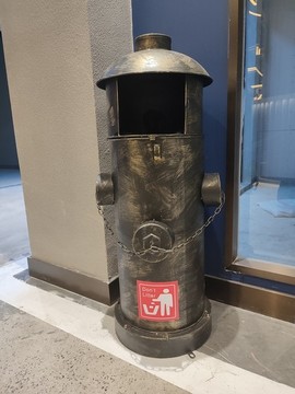 垃圾桶