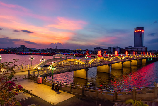 彩色金橋