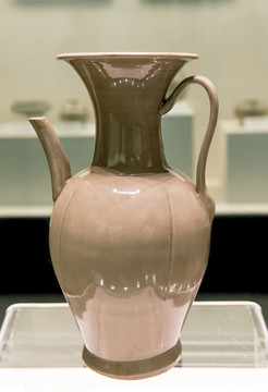 唐代越窯青釉瓜棱執(zhí)壺