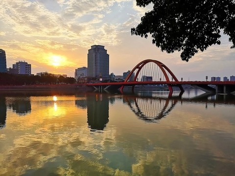 夕陽(yáng)