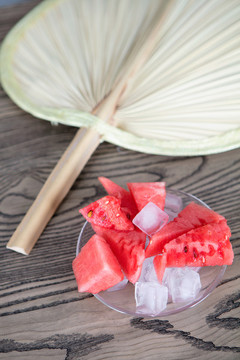 夏季的冰鎮(zhèn)西瓜