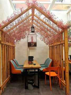咖啡吧簡餐廳木結(jié)構(gòu)裝飾包間包房