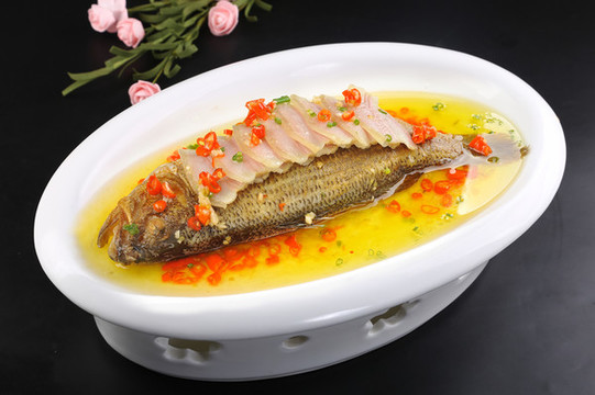 蒸鱸魚