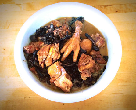 雞肉燉蘑菇