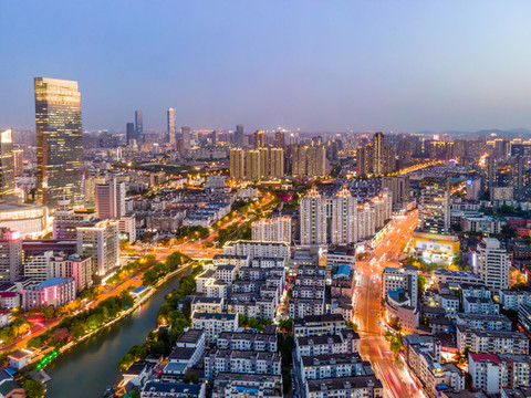 航拍江蘇無(wú)錫城市建筑夜景