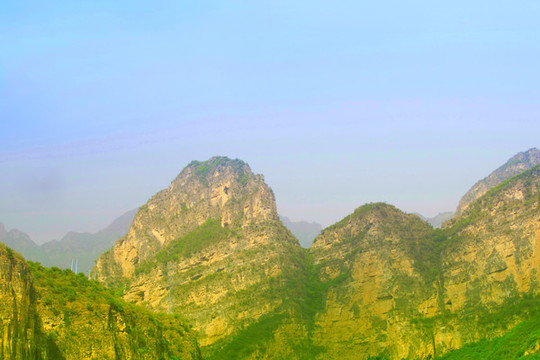 山峰群山