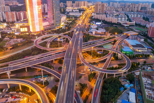 航拍濟(jì)南東英雄山立交橋
