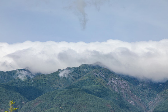 高山云層