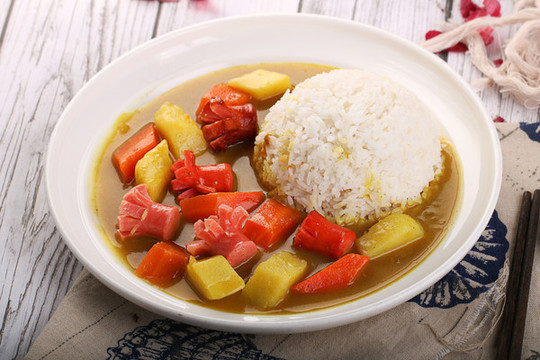 火腿咖喱飯