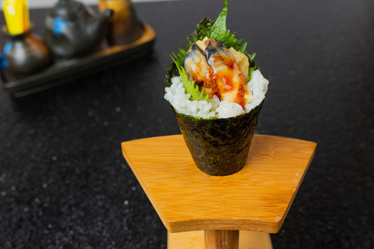 鰻魚榴蓮手卷