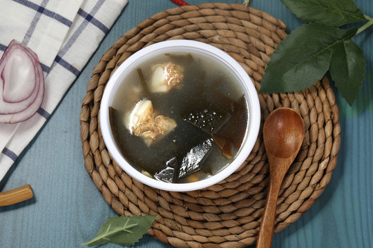 海帶龍骨湯
