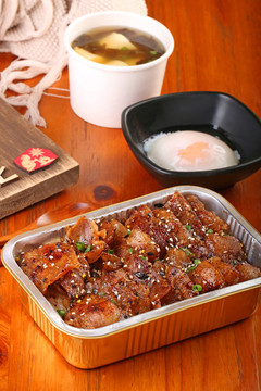 五花肉蓋飯