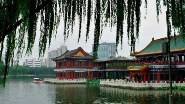 北京龍?zhí)逗珗@