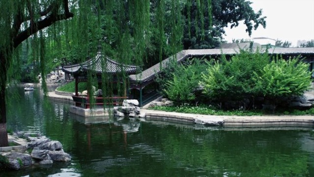 北京龍?zhí)逗珗@