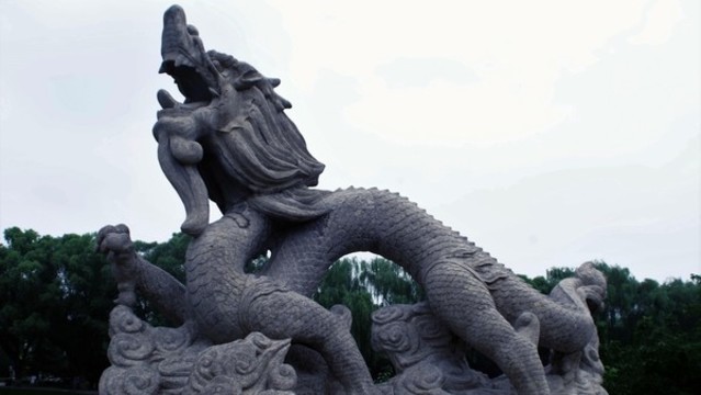 北京龍?zhí)逗珗@