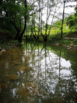 小河