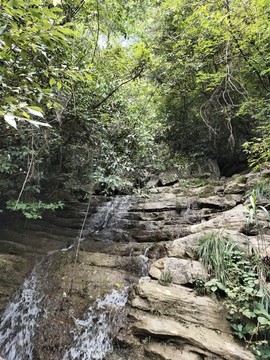 清泉石上流