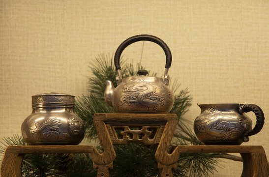 銅茶壺