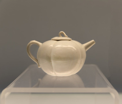 清德化窯白釉執(zhí)壺