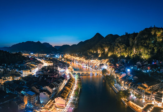 貴州鎮(zhèn)遠(yuǎn)古鎮(zhèn)夜景