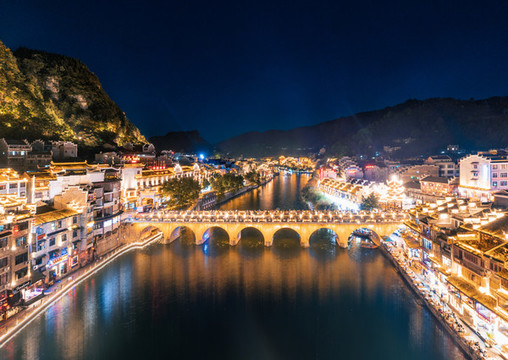 貴州鎮(zhèn)遠(yuǎn)古鎮(zhèn)夜景