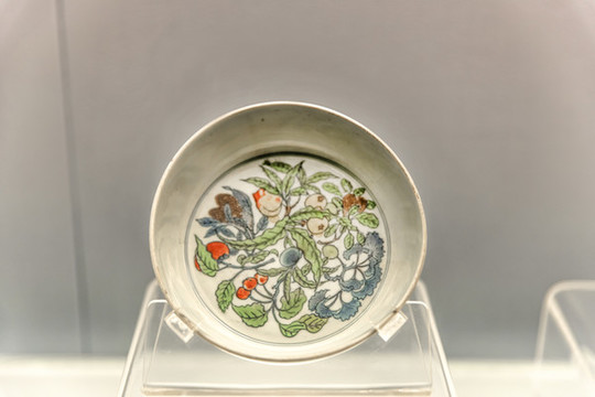 明嘉靖景德鎮(zhèn)窯斗彩果子紋洗