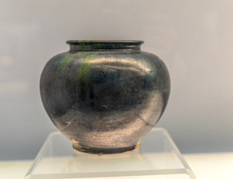 唐代藍(lán)釉陶罐