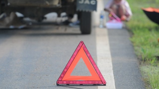 汽車三角警示牌