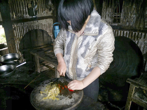 炊事員切菜