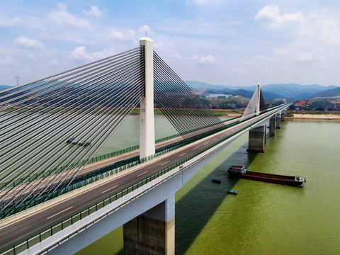 廣西梧州扶典口西江特大橋