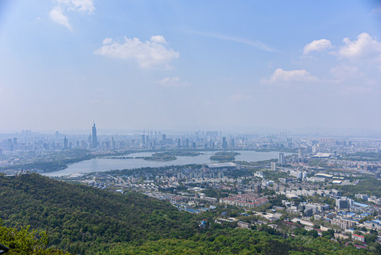 江蘇南京紫金山上俯瞰玄武湖風(fēng)光