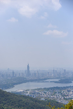 紫金山上俯瞰南京玄武湖城市風光