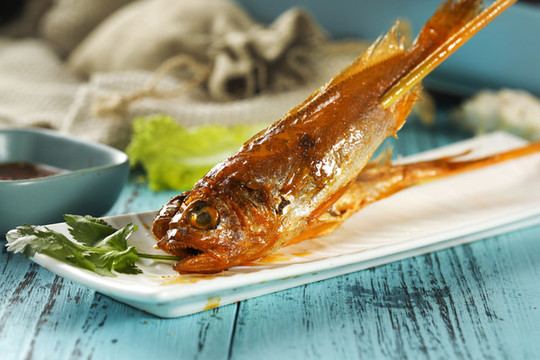 炸小黃魚(yú)