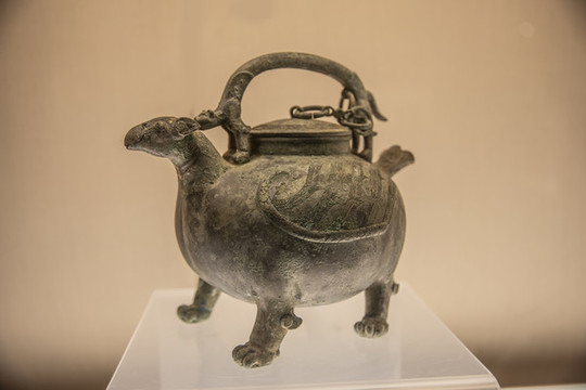戰(zhàn)國早期錯(cuò)金銀鳥獸形盉