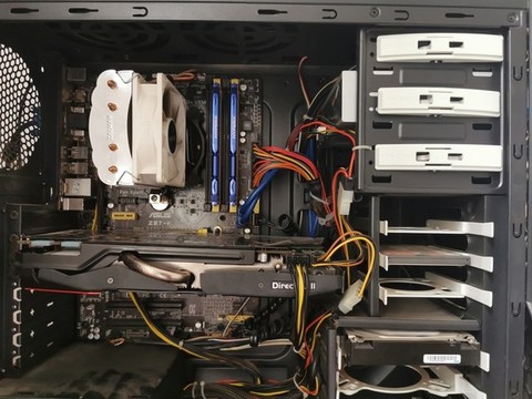 電腦主機(jī)內(nèi)部