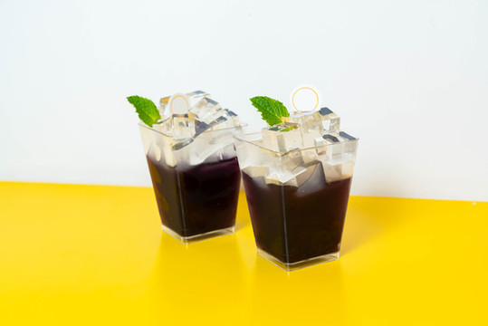 藍(lán)莓水晶布丁杯