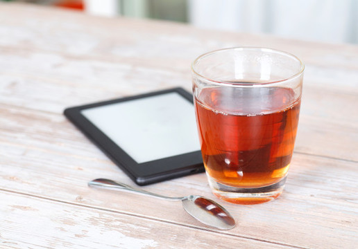 一杯紅茶和電子書