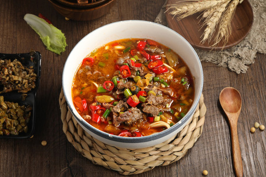 小炒黃牛肉蓋碼面