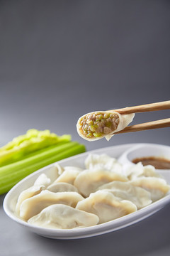 芹菜肉餃