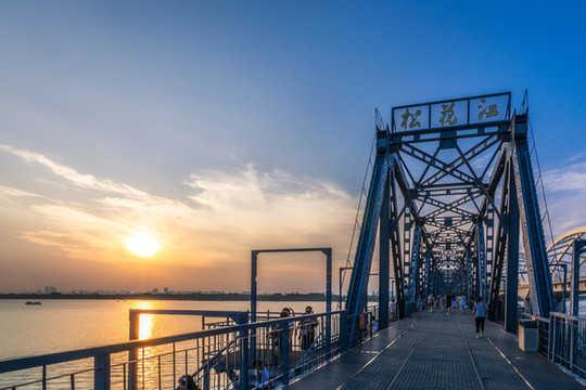 哈爾濱松花江鐵路橋