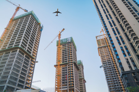 武漢建造中的城市建筑和航空交通