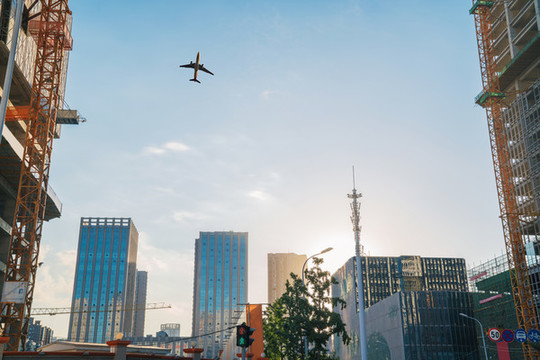 武漢建造中的城市建筑和航空交通